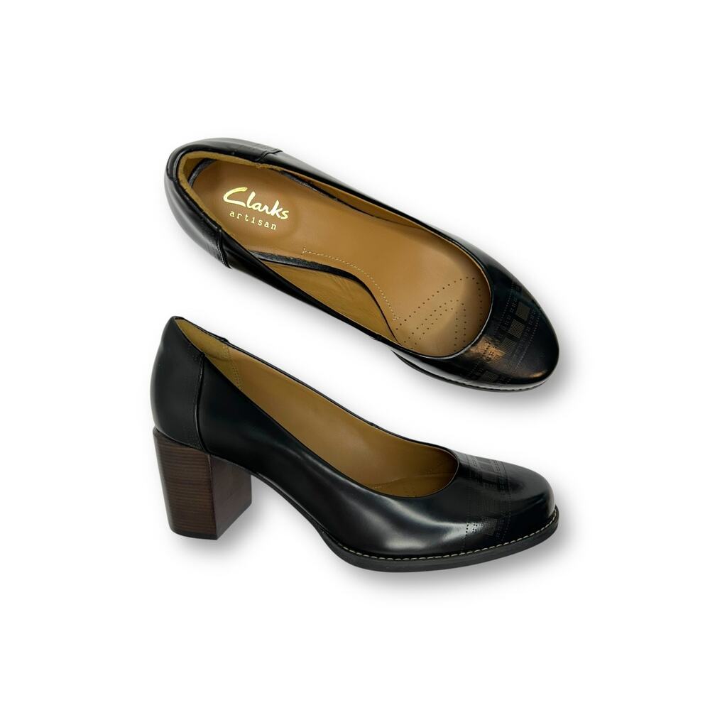 Clarks Artisan Women's Tarah Sofia Pump Size 7 Black Printed Toe Block Heels